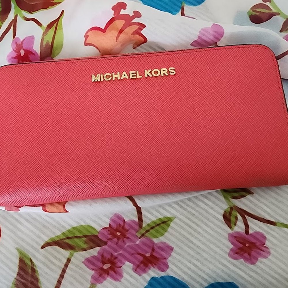 Michael Kors Selma Satchel - Picture 13 of 14